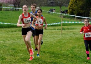 Céline und Samira in Führung