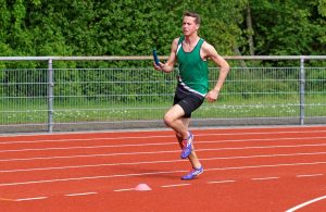 Daniel nach dem Start im Staffellauf über 400 m